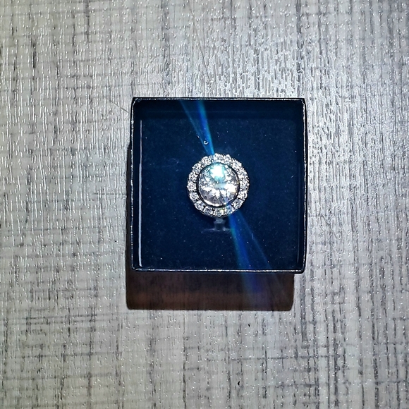 Round crystal paved ring - Picture 10 of 13